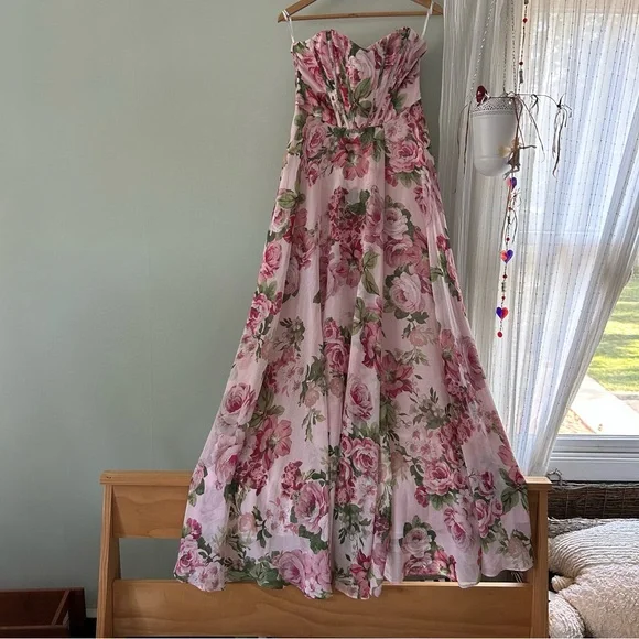 Lulus Vivian Strapless Corset gown from Nordstrom - Picture 3 of 8